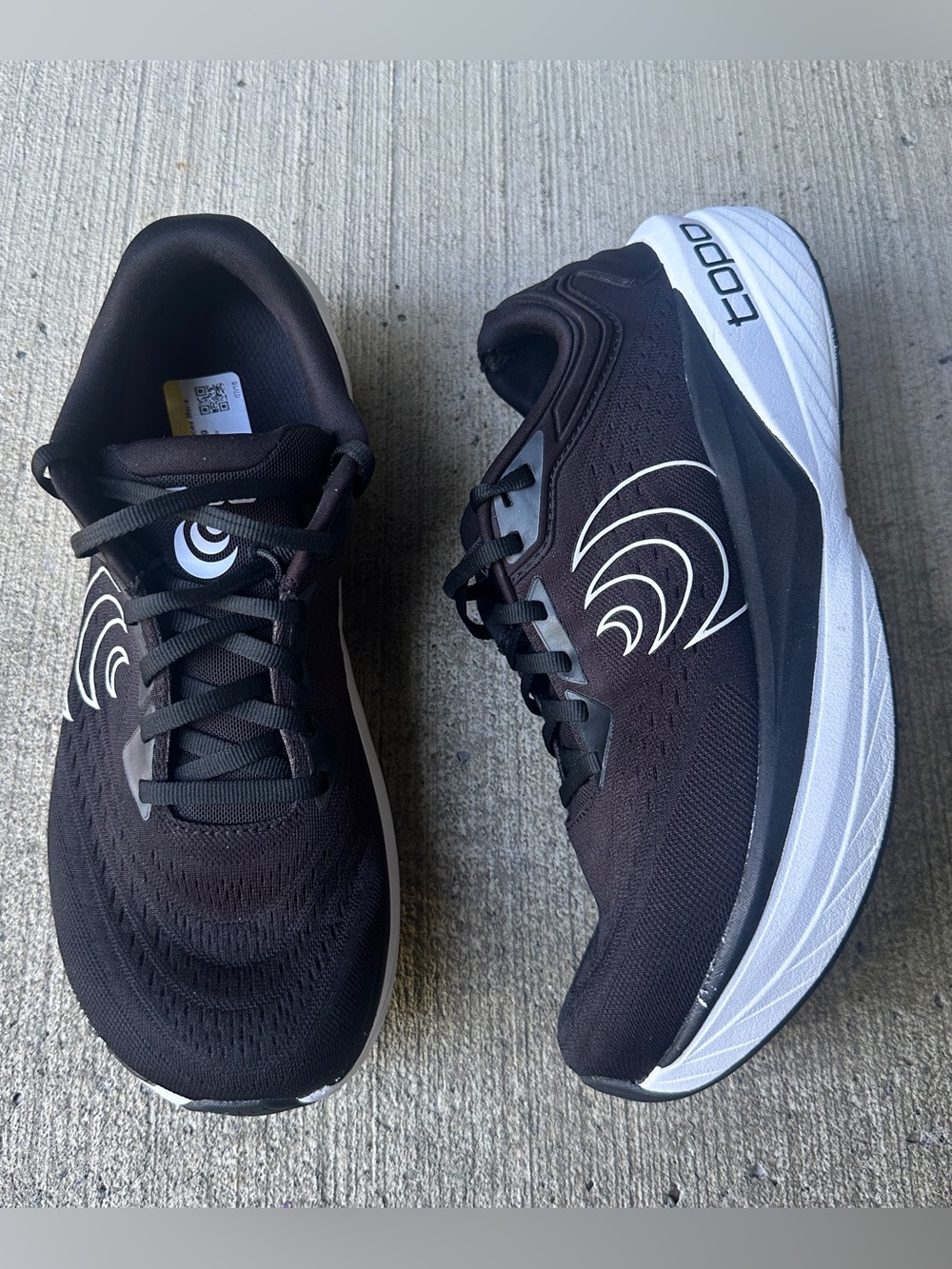 Topo Athletic Phantom 4 men’s size 9.5